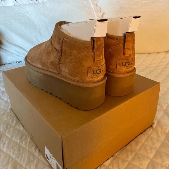 UGG ultra mini platforms - Picture 3 of 3